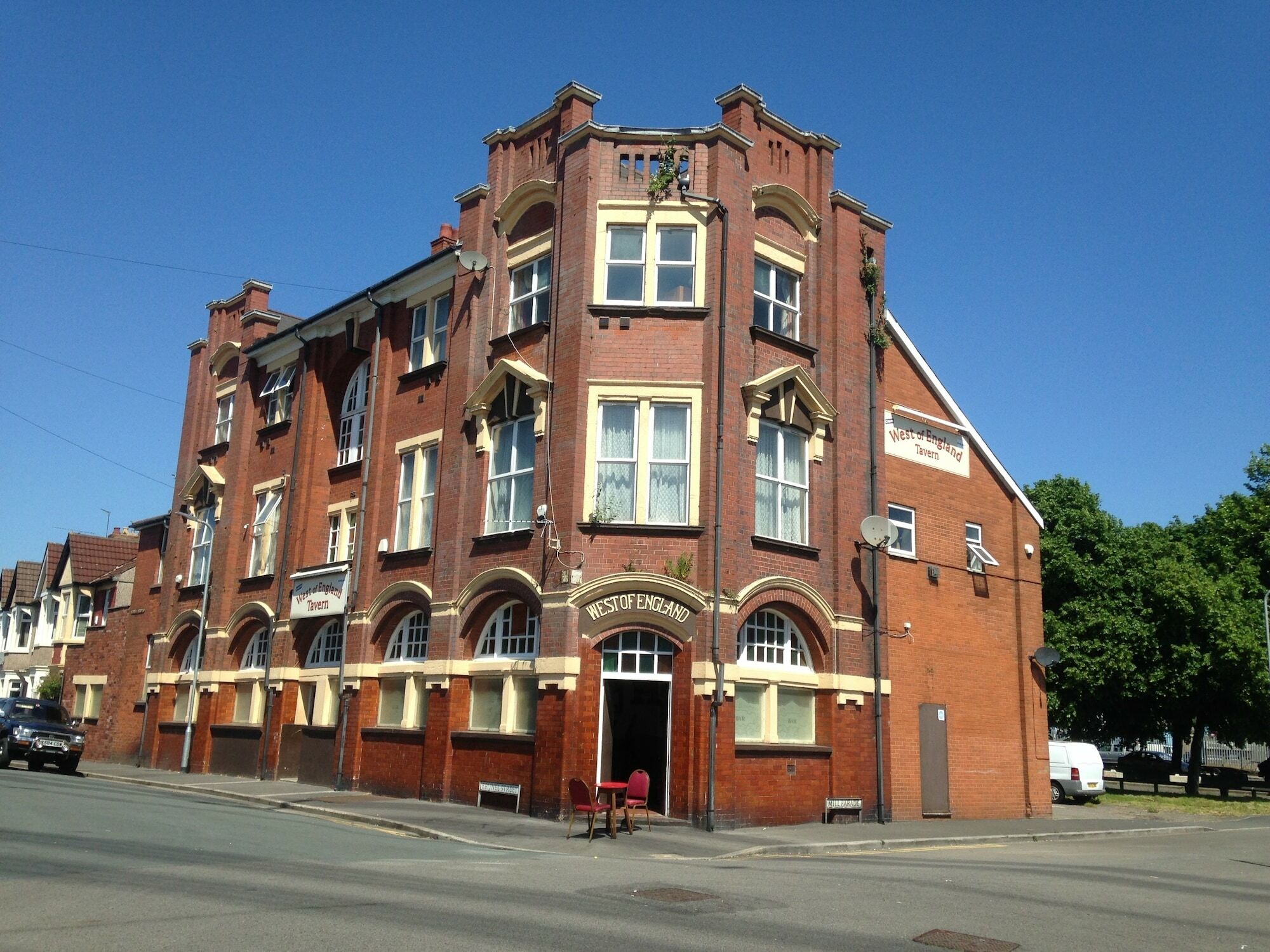 The West Of England Tavern Нюпорт Екстериор снимка
